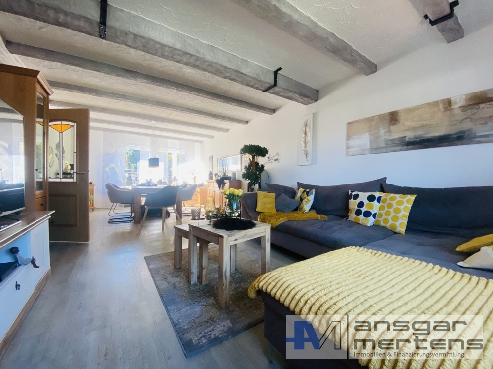 Blick in das Wohn- & Esszimmer