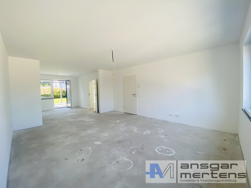 Blick in das Wohn- & Esszimmer