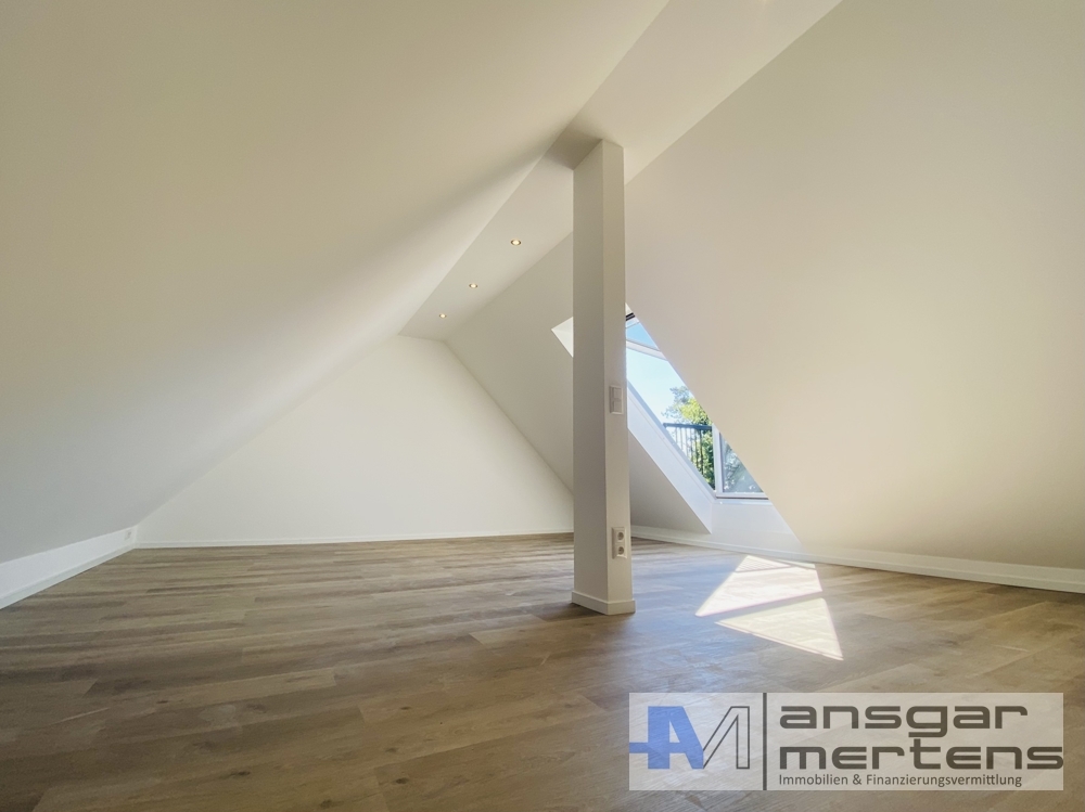 Dachstudio mit Dachbalkon
