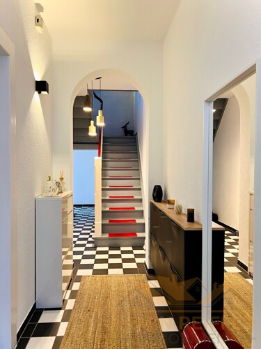 Flur mit Treppenhaus