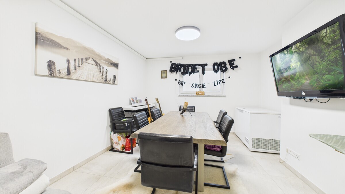 Aufenthaltszimmer KG