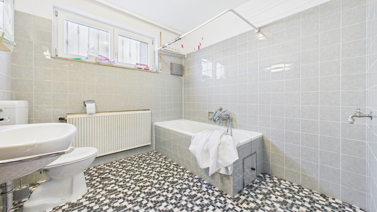 Badezimmer EG