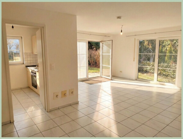 Lichtdurchflutetes Wohnzimmer