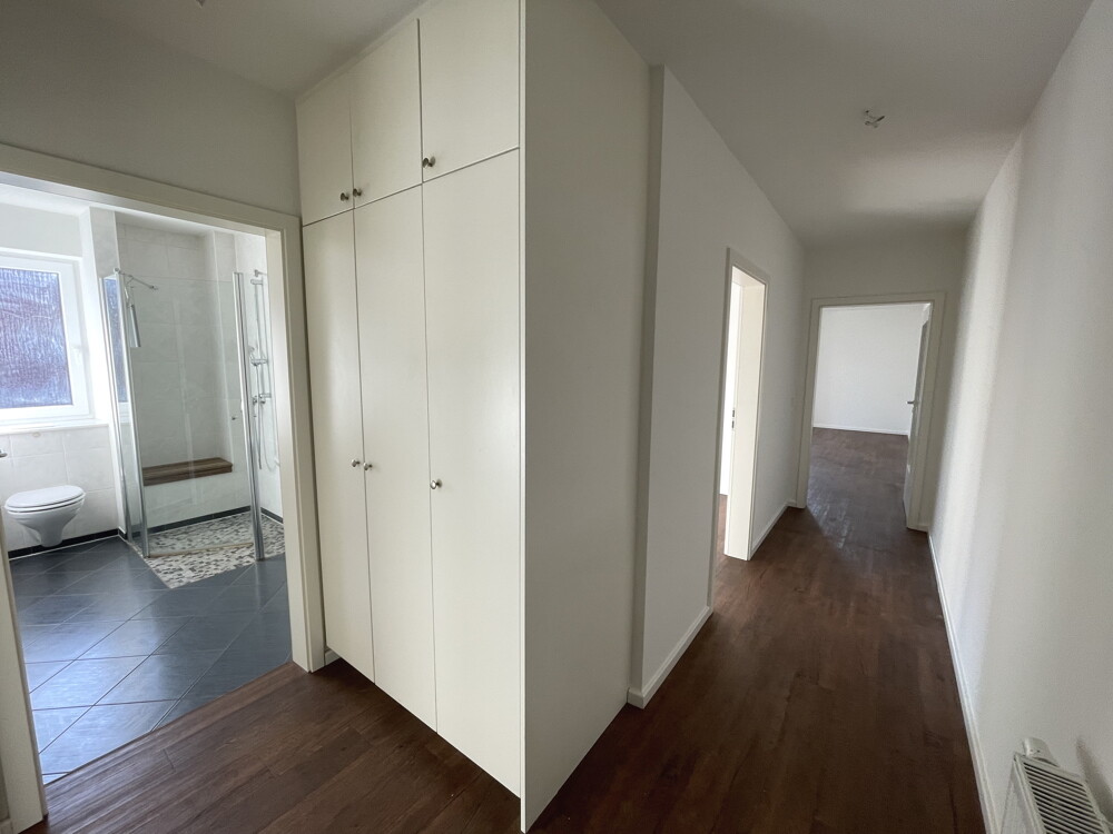 Großartige 3 Zimmerwohnung im Stadtkern mit Fahrstuhl und Tiefgaragenstellplatz - Foto 3