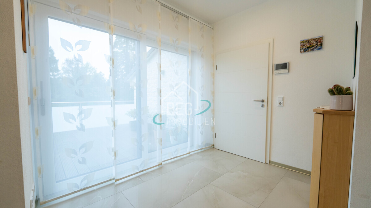 Zugang Südterrasse Wohnung rechts