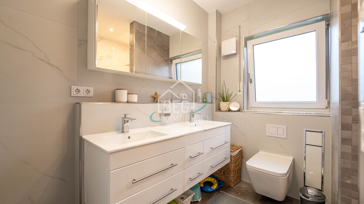 Dusche/WC Wohnung links
