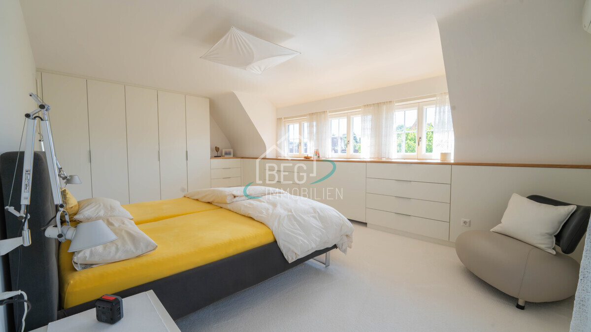 Schlafzimmer DG