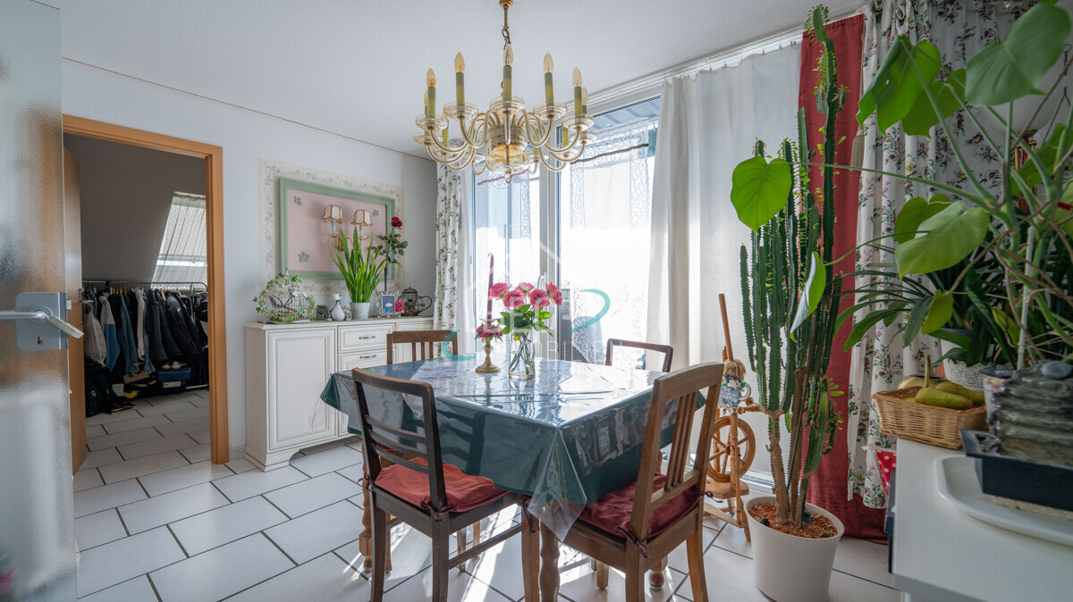 Wohnen / Essen Wohnung 4 DG