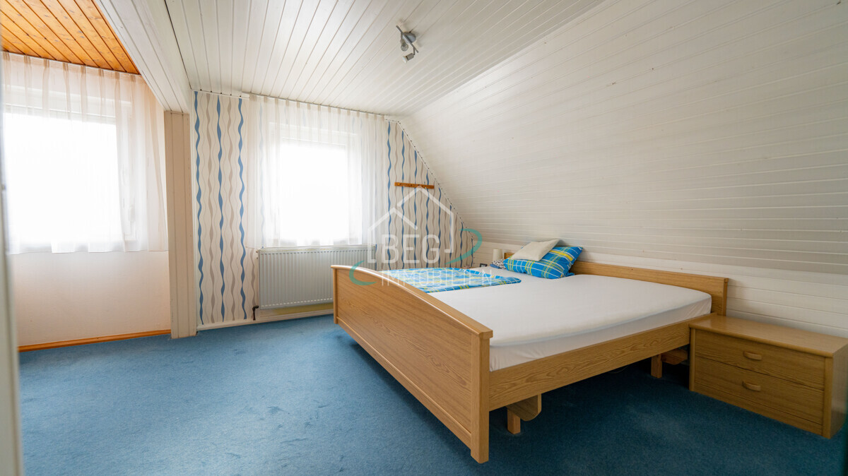 Schlafzimmer DG
