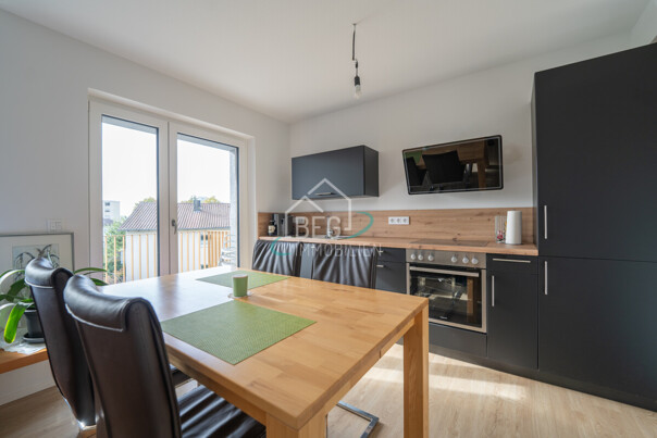 Küche und Esszimmer