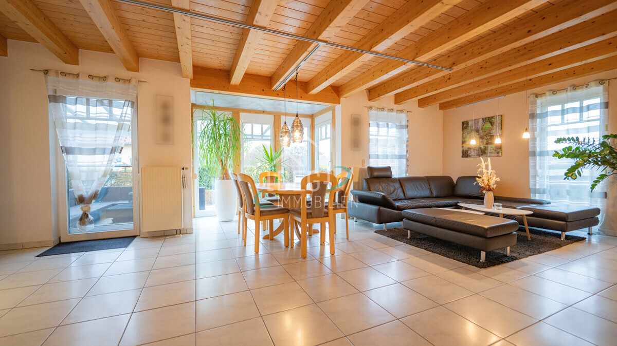 Wohn- und Essbereich EG