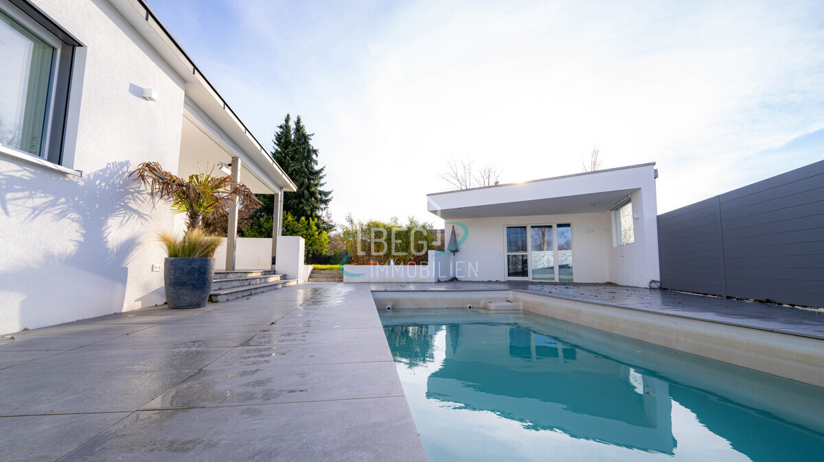 Poolhaus