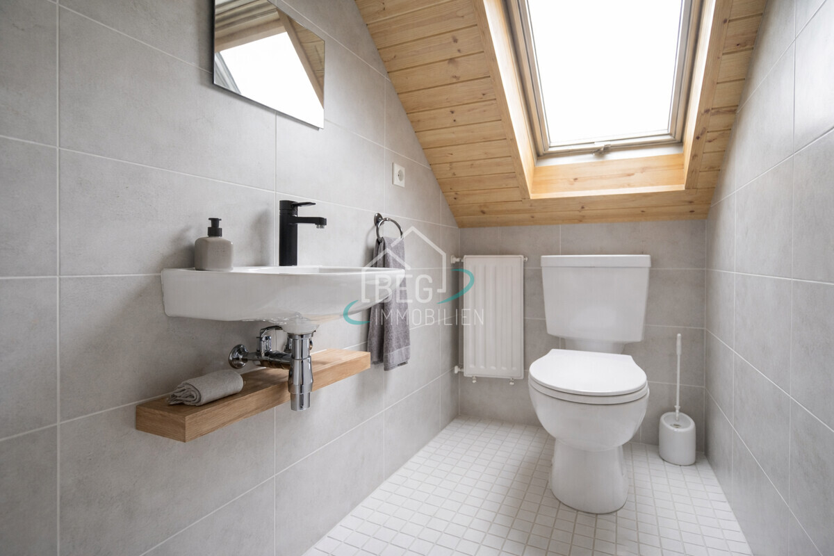 virtuell möbliertes Badezimmer DG