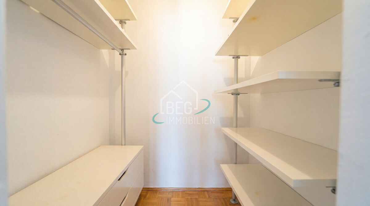 Kleiderschrank