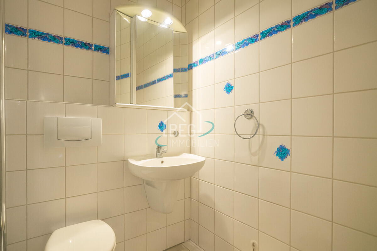 Virtuell entmöbliertes Badezimmer Einliegerwohnung