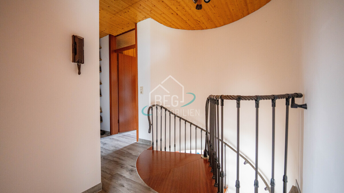 Flur / Treppen