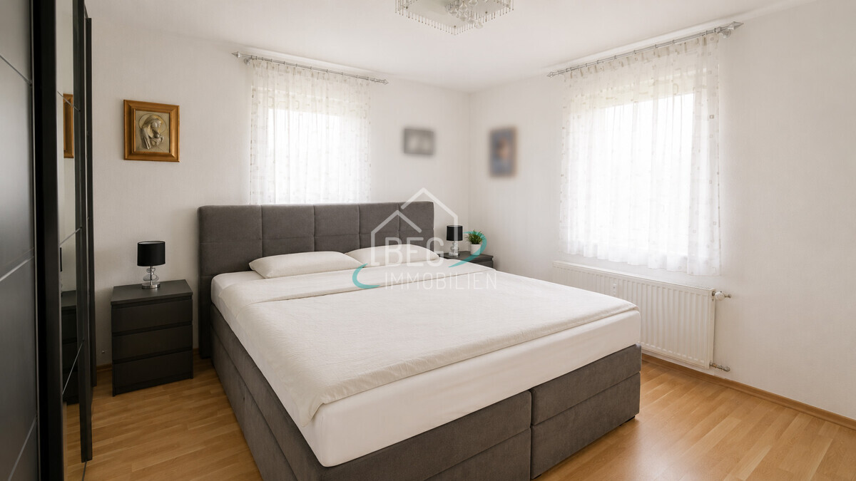 Schlafzimmer 1 OG