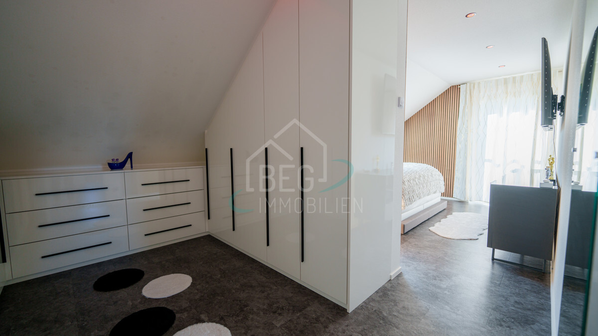 Schlafzimmer DG
