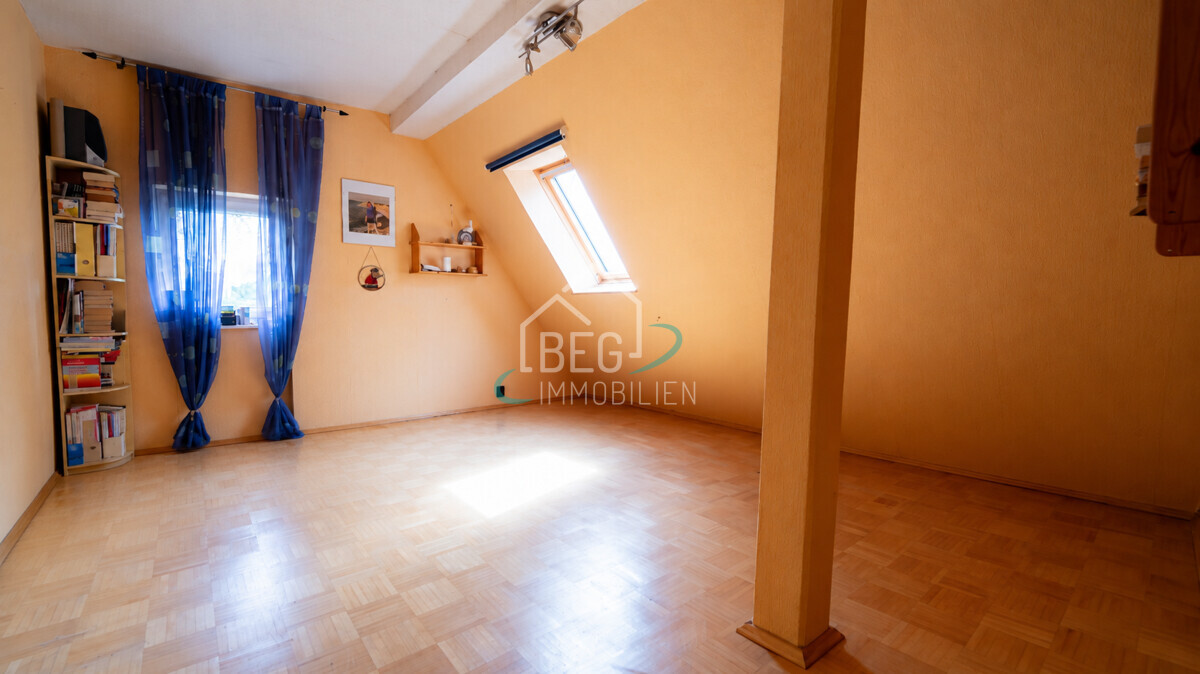Kinderzimmer / Büro