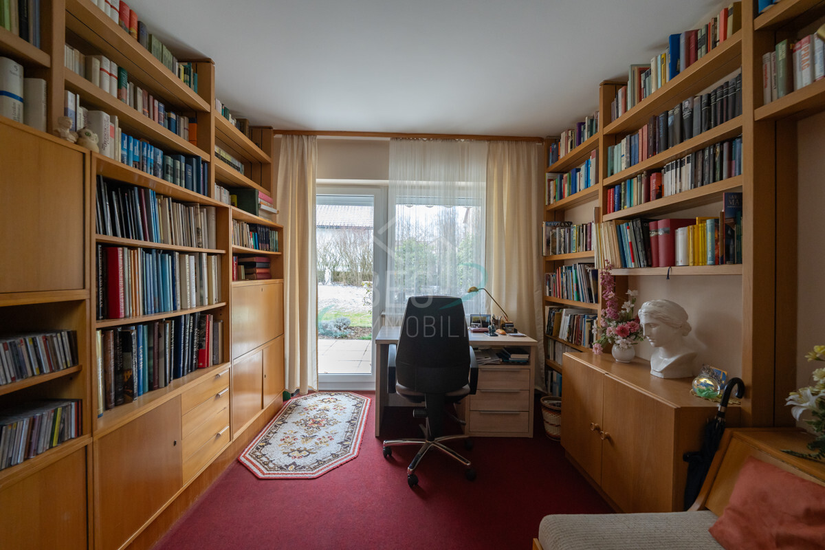 Büro EG