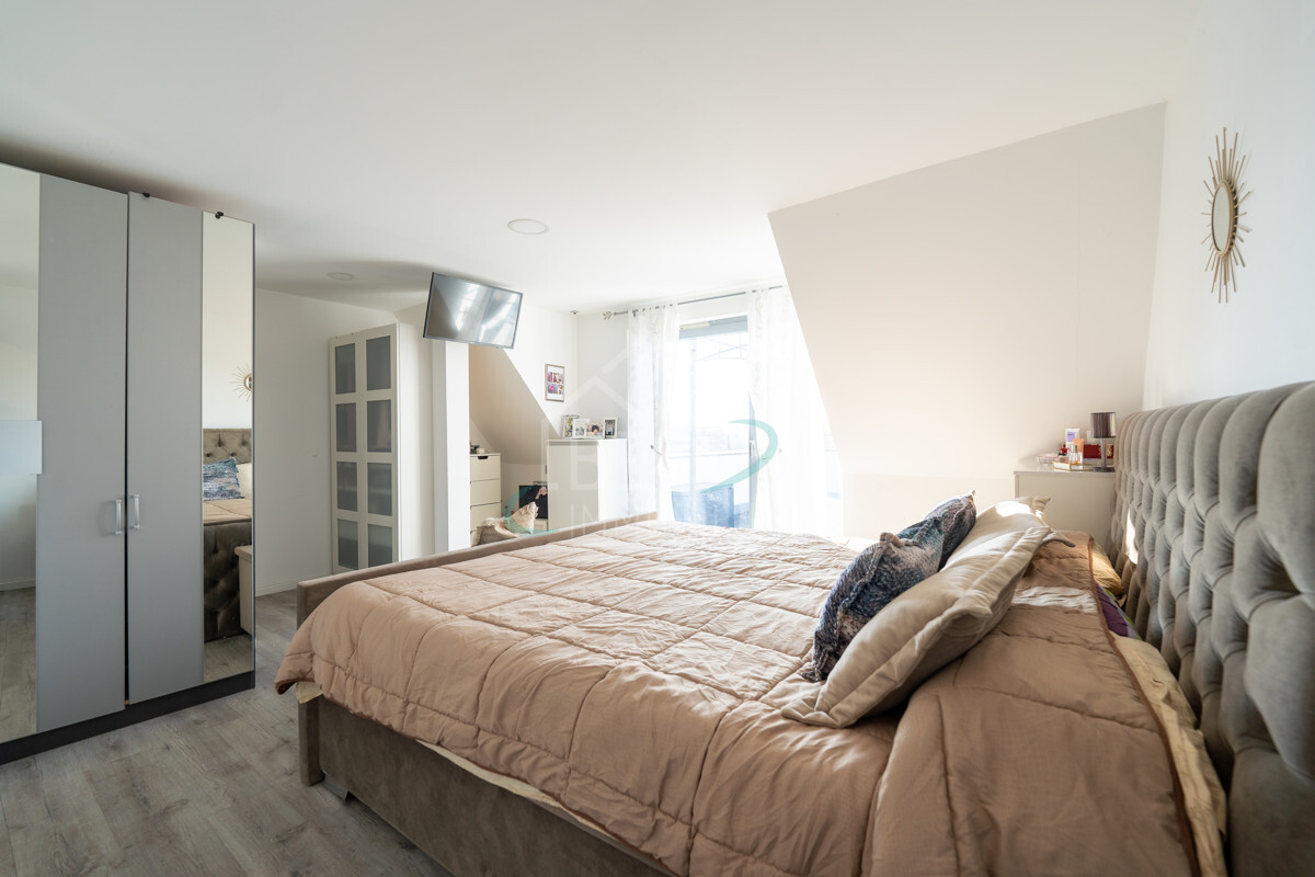 Schlafzimmer DG