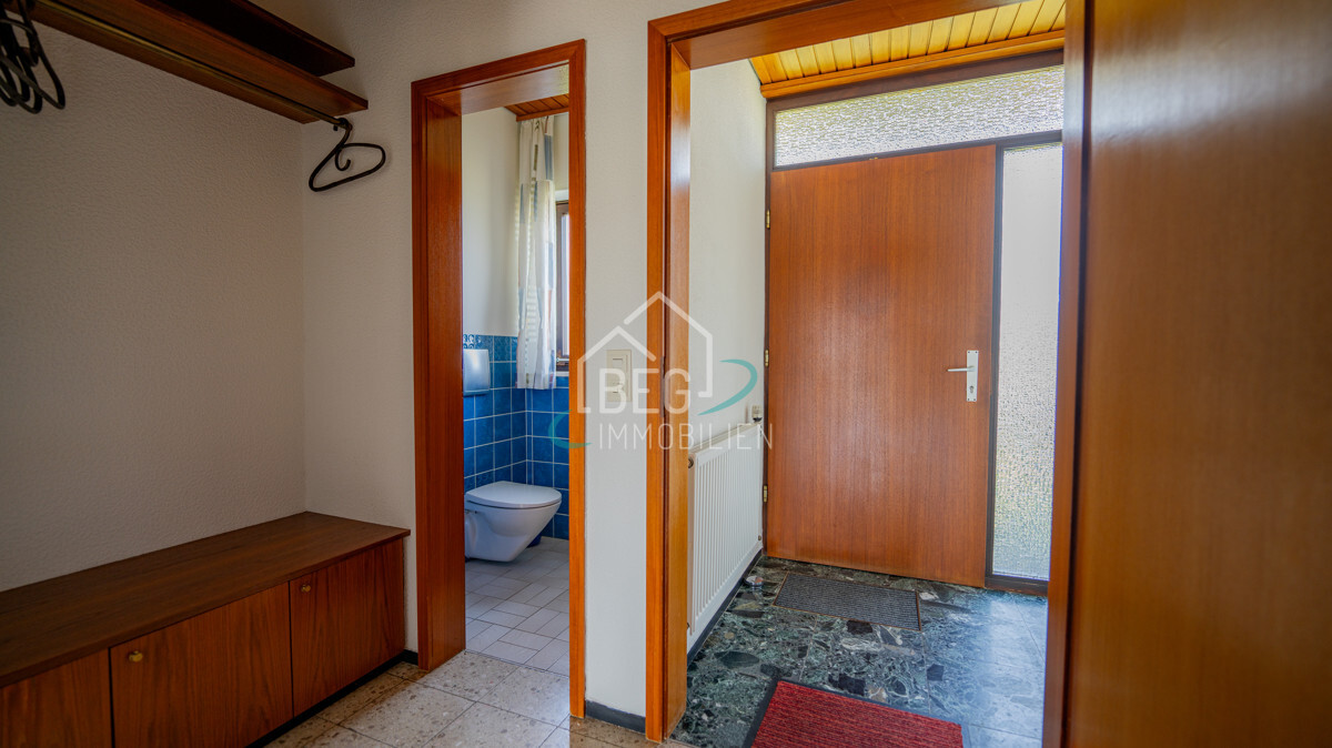 Garderobe EG