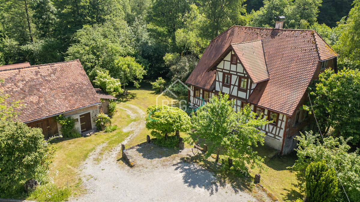 Zufahrt von vorne