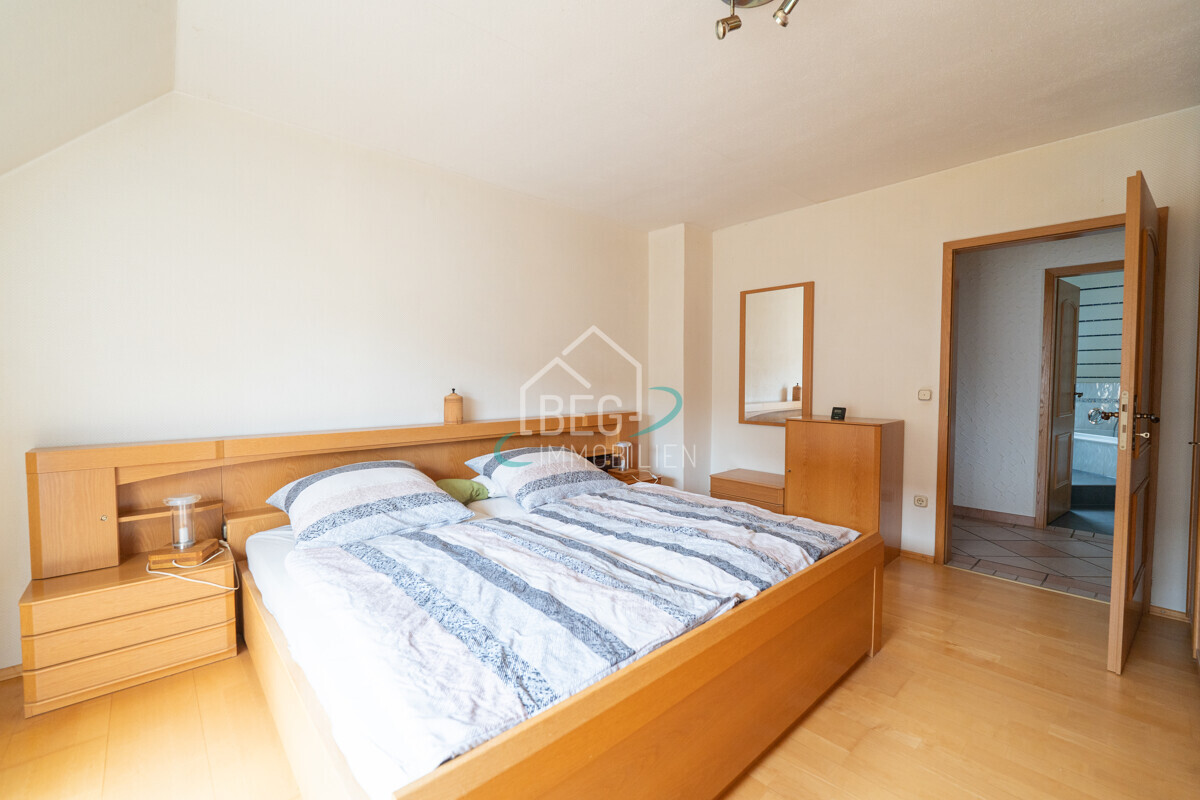 Schlafzimmer DG