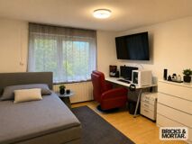 Viel Platz, viele Möglichkeiten: 7-Zimmer-Haus mit Garten & Ausbaupotenzial – Bild 3