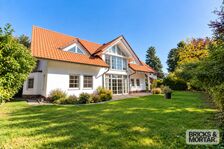 Mehr Raum. Mehr Freiheit. Mehr Zuhause. – Hochwertiges Zweifamilienhaus in Apfeltrach – Bild 2