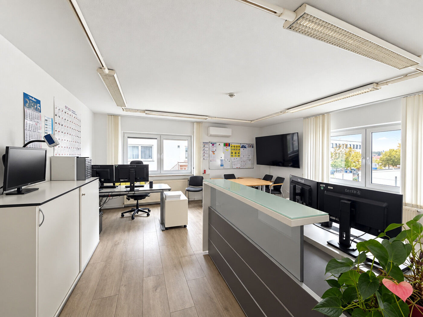Mehrpersonenbüro IV