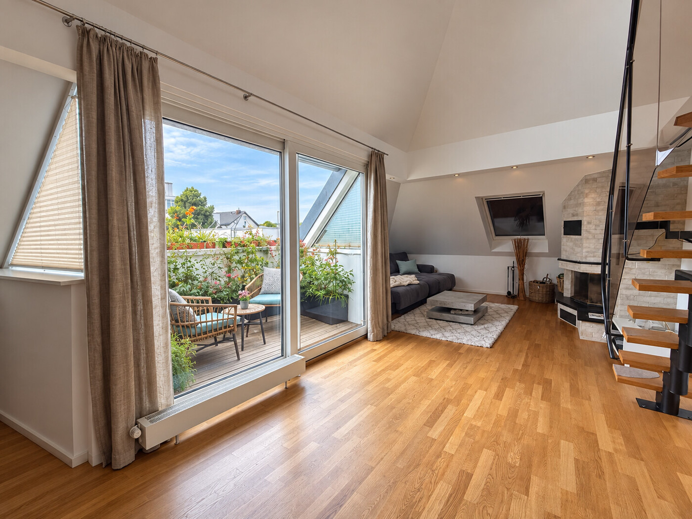 Wohnbereich mit Terrassenzugang