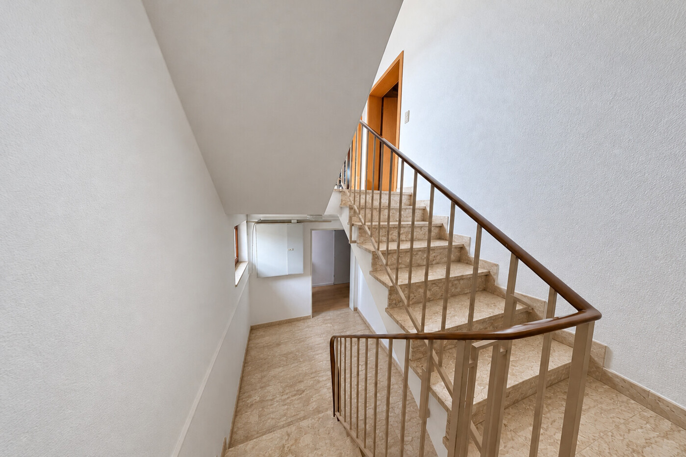Büro II - Treppenhaus UG