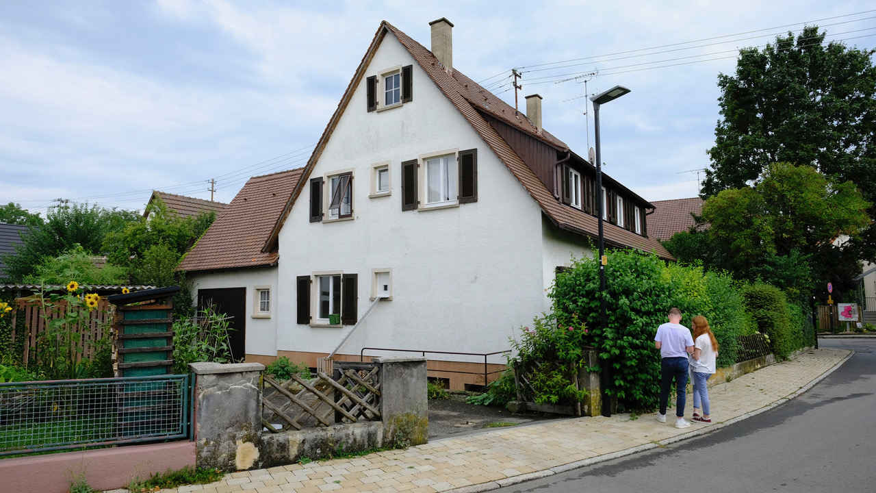 Straßenansicht von West