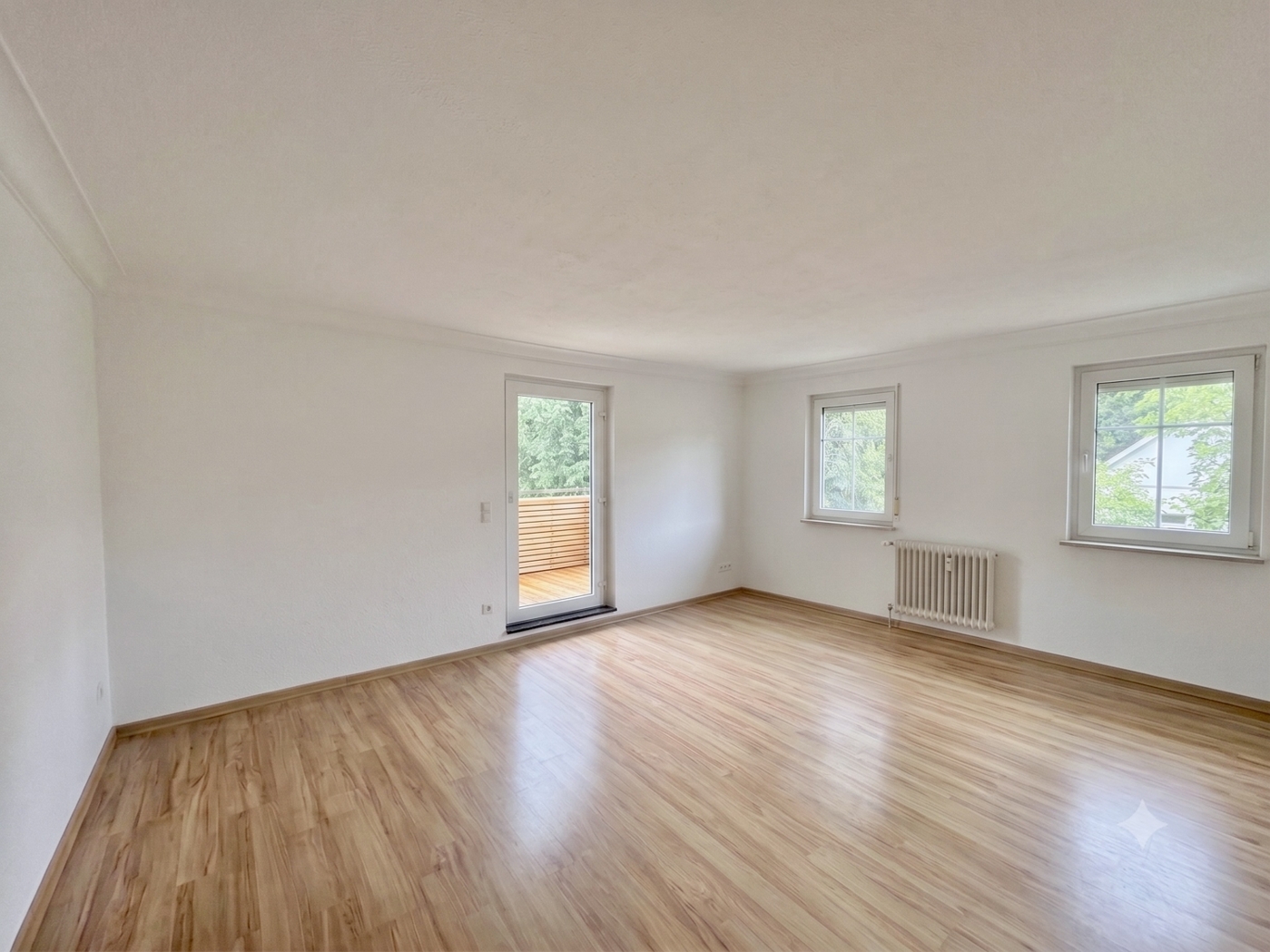 Wohn- und Esszimmer geräumt