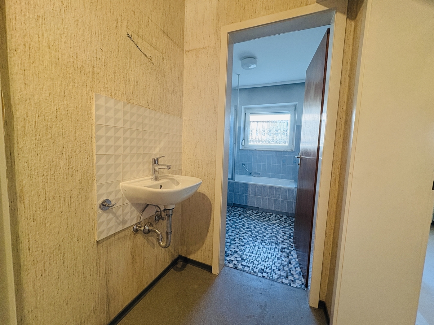 Diele zum Badezimmer
