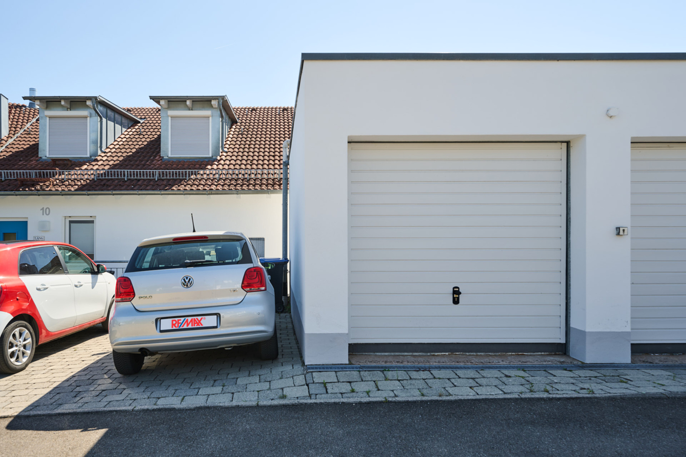 Stellplatz und Garage
