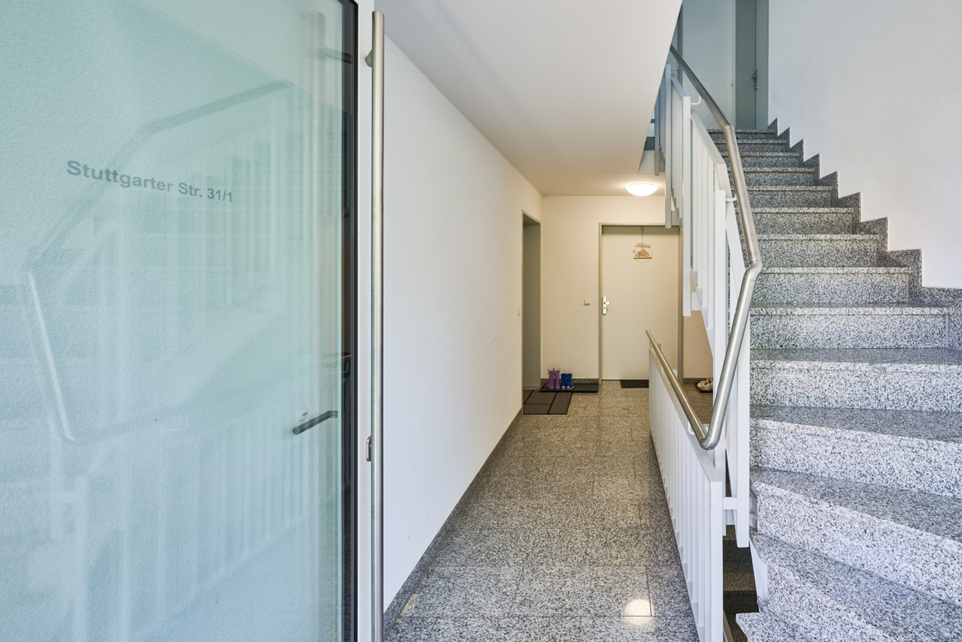 Treppenhaus/Wohnungseingang