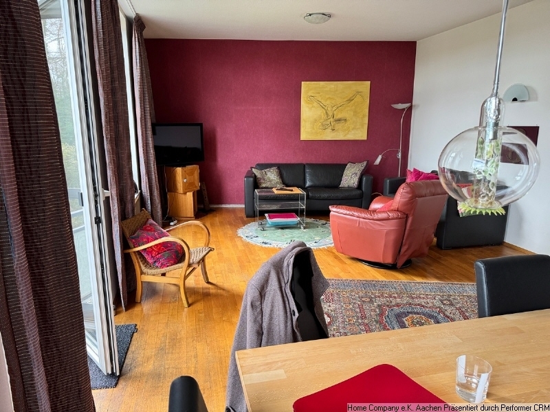 Aachen-Laurensberg: Nähe Klinikum und RWTH: Große, möbl. 3-Zi.-Whng. m. Balkon und Garage - Foto 1