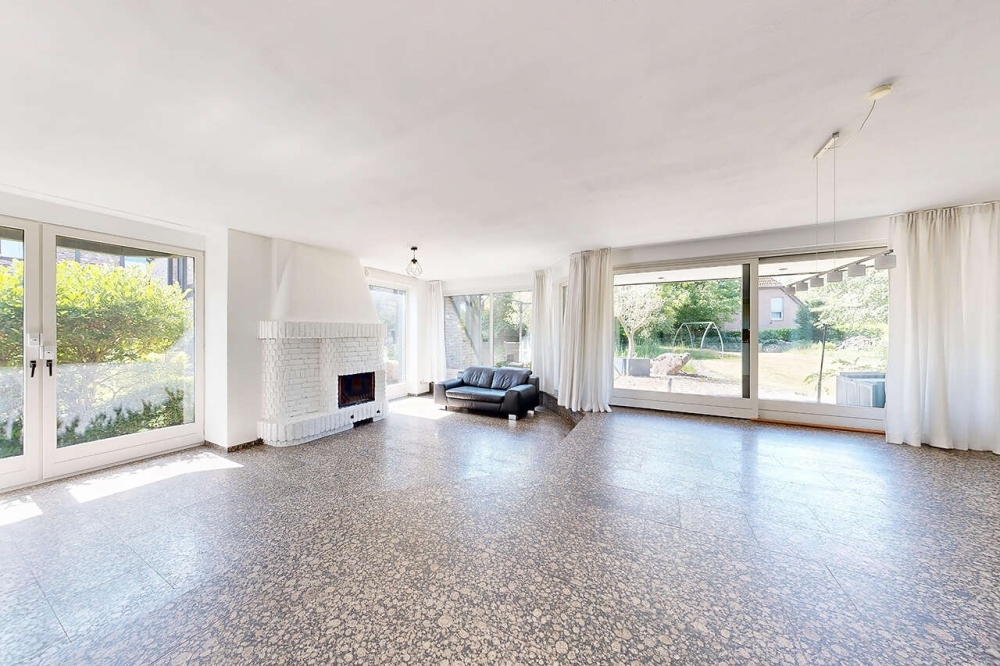 PHI AACHEN - Freistehende Villa mit Garage und schönem Garten in gefragter Lage von Laurensberg! - Photo 2