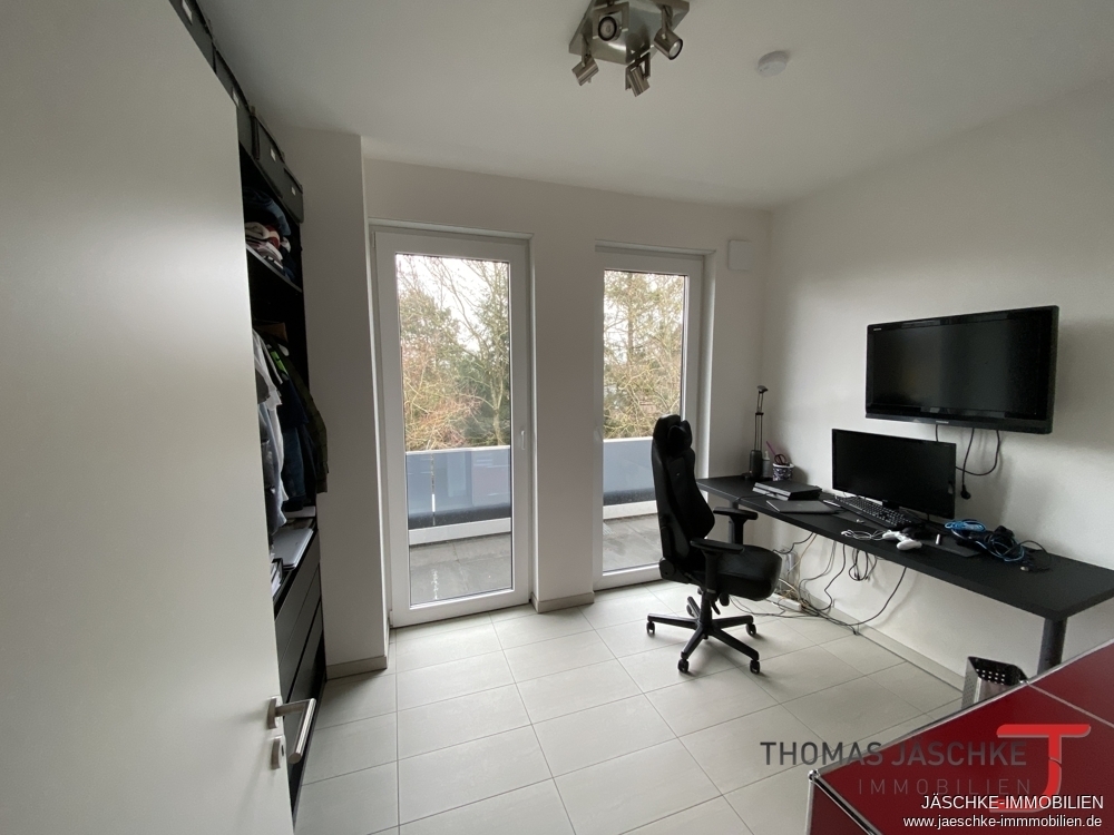 Penthouse - Umlaufende Terrasse - geringe Nebenkosten - zwei Stellplätze - Foto 4