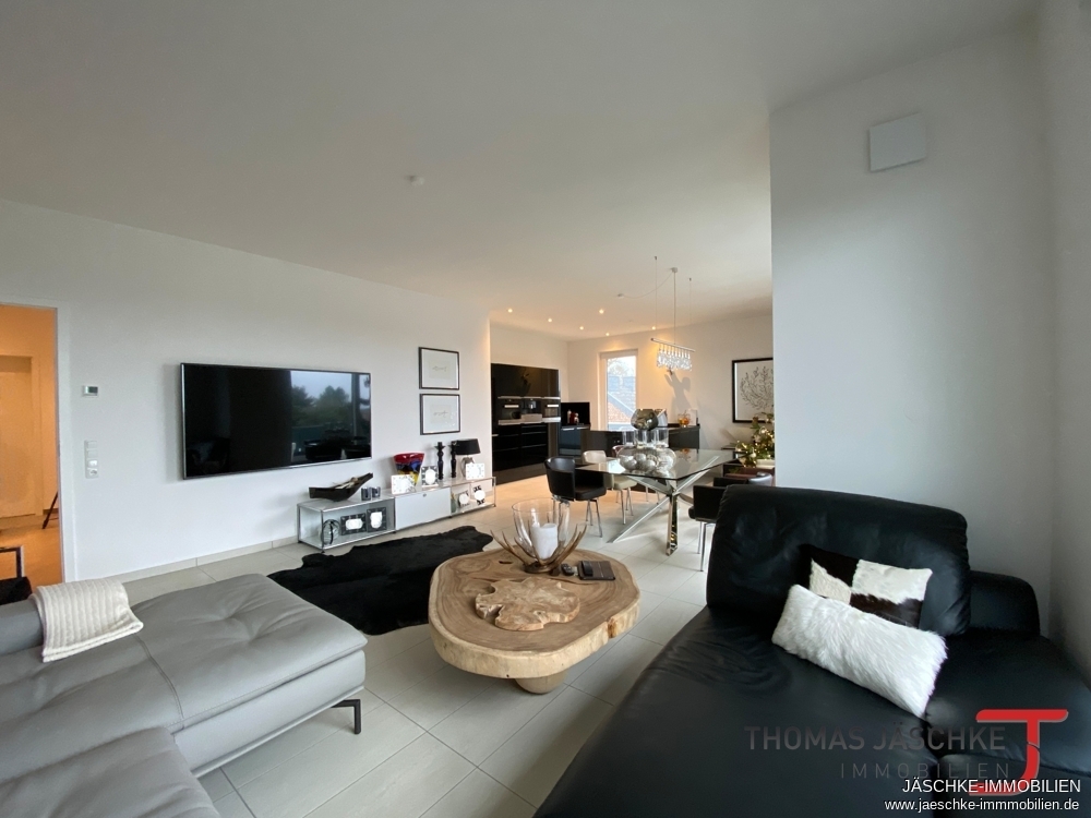 Penthouse - Umlaufende Terrasse - geringe Nebenkosten - zwei Stellplätze - Foto 2