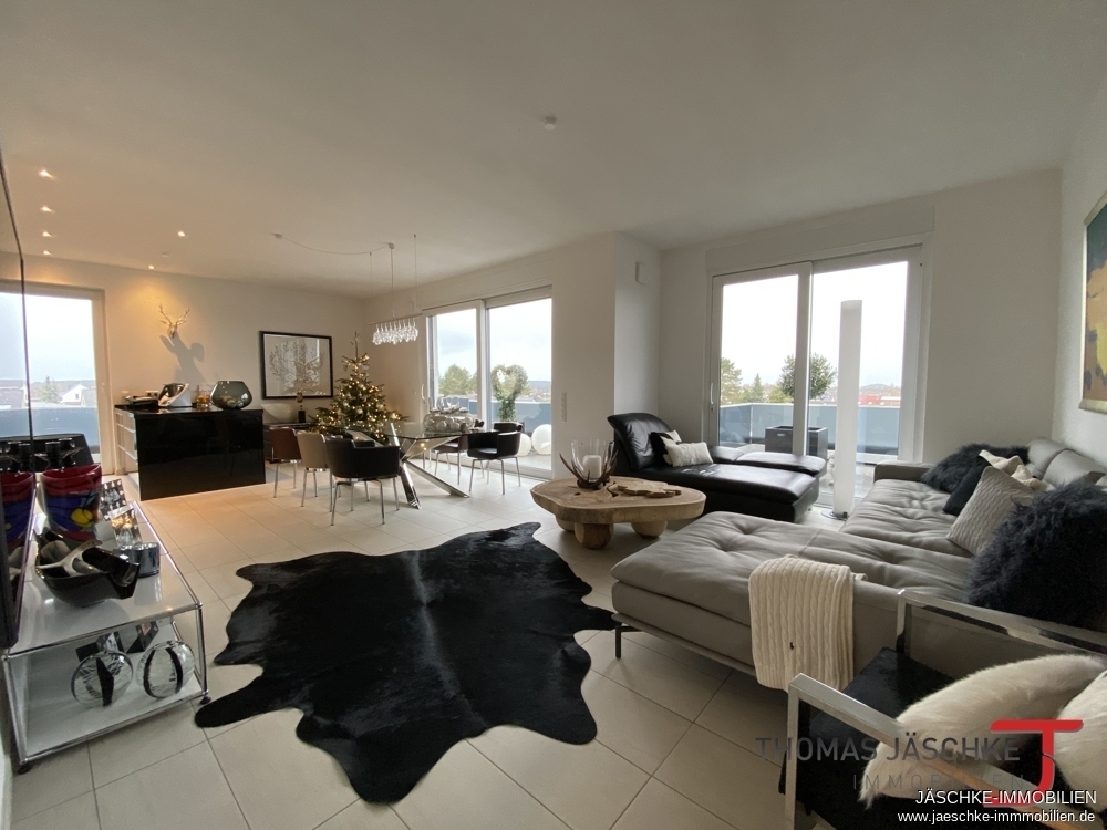 Penthouse - Umlaufende Terrasse - geringe Nebenkosten - zwei Stellplätze - Foto 1