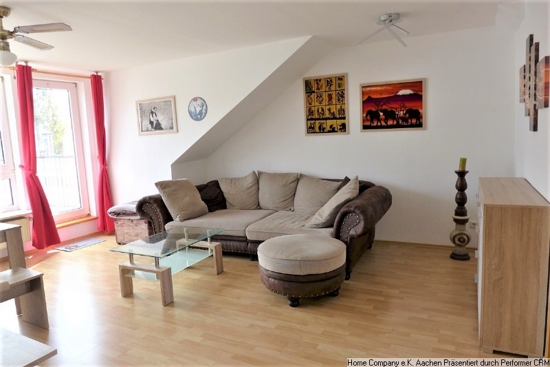 Gemütlich möblierte 3 Zimmerwohnung mit Balkon und Stellplatz - Photo 1