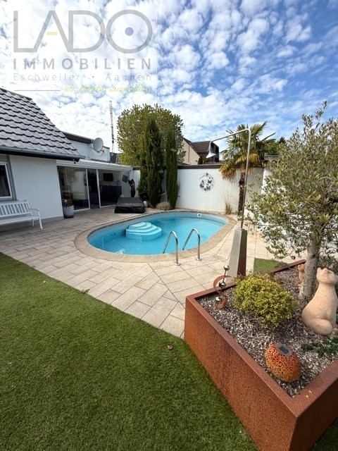 LADO bietet: Einfamilienhaus (teil- oder voll möbliert) mit Garten, Pool + Wintergarten in Bergrath! - Photo 5