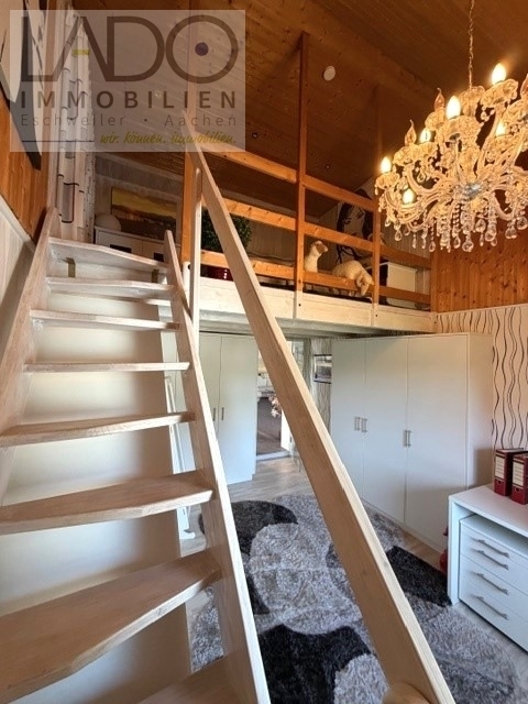 LADO bietet: Einfamilienhaus (teil- oder voll möbliert) mit Garten, Pool + Wintergarten in Bergrath! - Photo 1