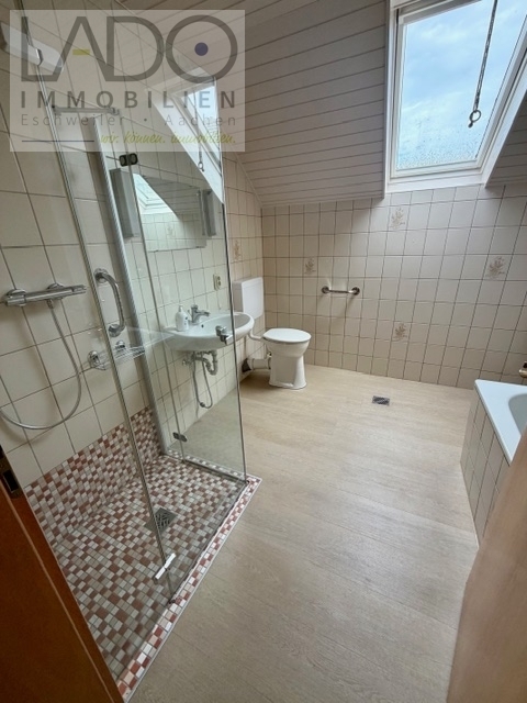 LADO bietet: Charmantes, großzügiges Einfamilienhaus in Jülich zur Vermietung! - Foto 2