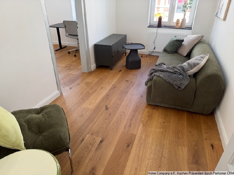 Aachen-City: Modern möbl., komfortable 2,5 Zi.-Whng. in zentr. u. ruhiger Lage - Photo 2