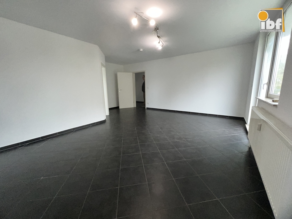 +++ IBF Immo +++ Geräumige 3 ZKDB Wohnung mit Balkon und PKW Stellplatz in Stolberg - Münsterbusch! - Photo 3