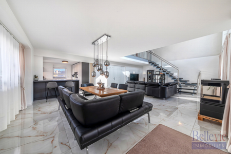 Gesamteindruck Küche-Wohnzimmer-Esszimmer-Treppenaufgang